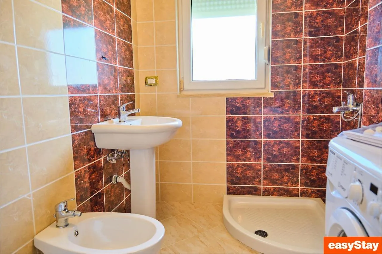 Easy Stay - Luxury Three Bedroom Apartment Lezhë